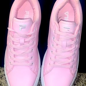 Pink ladies tennis shoes